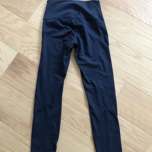 lululemon leggings size six